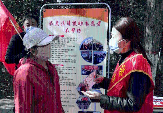 央视这一夜,内娱女星个个风情万种,但都被3位女主持人给艳压了